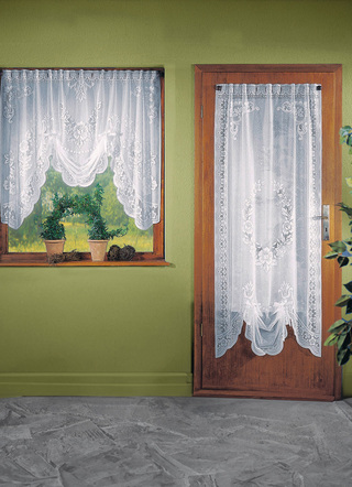 Fensterdekoration mit Stangendurchzug