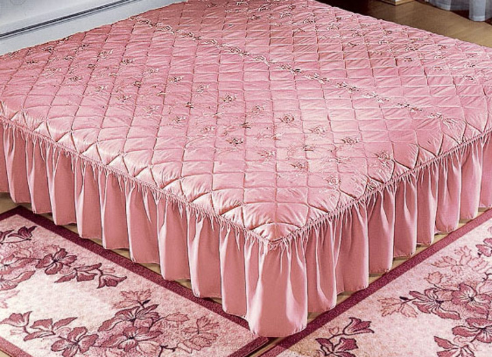 Tagesdecken - Tagesdecke mit Volantabschluss, in Größe 873 (Einzelbett, 140x210 cm, 1 Volant) bis 916 (franz. Bett, 280x250 cm, 3 Volants), in Farbe BLAU Ansicht 6