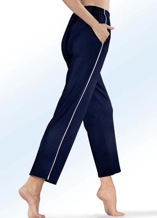 Hosen - Hose für Sport und Freizeit Ansicht 2 Hosen - Hose für Sport und Freizeit, in Größe 018 bis 058, in Farbe BROMBEERE Ansicht 2