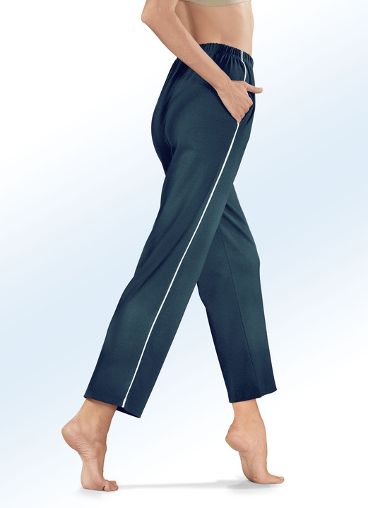 Hosen - Hose für Sport und Freizeit Ansicht 5 Hosen - Hose für Sport und Freizeit, in Größe 018 bis 058, in Farbe BROMBEERE Ansicht 5