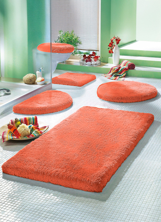 Badgarnituren - Mesana Badgarnitur mit rutschhemmender Rückseite Ansicht 5 Badgarnituren - Mesana Badgarnitur mit rutschhemmender Rückseite, in Größe 100 (Vorleger halbrund, 50/ 80 cm) bis 112 (Deckelbezug, 47/ 50 cm), in Farbe AUBERGINE Ansicht 5