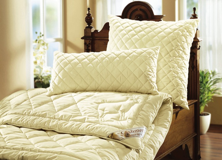 Bettwaren - Mesana Bettwarenprogramm mit feinsten und hochwertigen Edelhaaren, in Größe 103 (135/200 cm) bis 112 (200/200 cm), in Farbe ECRUE, in Ausführung Leicht-Steppbett Ansicht 2