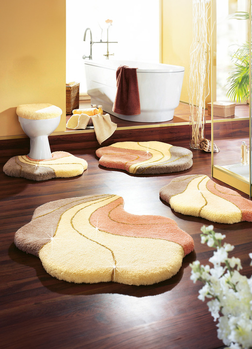 Badgarnituren - Barfußweiche Badgarnitur Gold-Glitzergarn, in Größe 101 (Duschvorleger, 50/80 cm) bis 109 (WC-Deckelbezug mit Kordel, 47/50 cm), in Farbe BLAU Ansicht 2