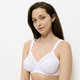 BHs - Triumph-Stellina Bügel-BH mit Jacquardmuster – Farbe WEISS – Ansicht 2 BHs - Triumph-Stellina Bügel-BH mit Jacquardmuster, in Größe 075 bis 100, in Cup C, in Farbe SCHWARZ – Farbe WEISS – Ansicht 2