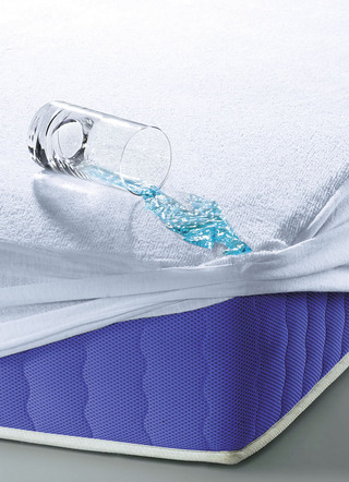 Spannbetttücher - Antibakterielles Inkontinenz-Spannbetttuch aus 100% Baumwolle, in Größe 129 (70/140 cm) bis 138 (180/200 cm), in Farbe FUCHSIA – Farbe TAUPE – Ansicht 