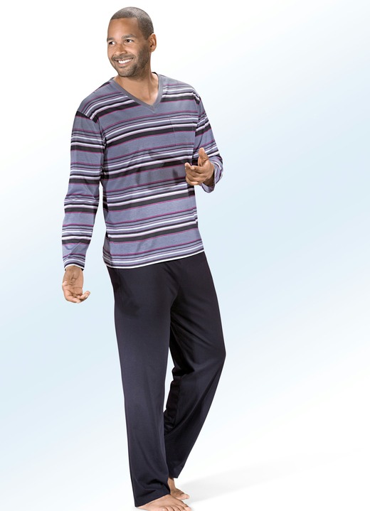 Nachtwäsche - Zweierpack Schlafanzüge mit V-Ausschnitt, Ringeldessin und Brusttasche, in Größe 046 bis 062, in Farbe 1X BEERE, 1X GRAU Ansicht 2