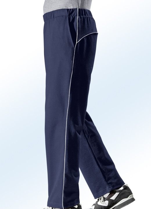 Sport- & Freizeitmode - Freizeithose mit Zierpaspeln Sport- & Freizeitmode - Freizeithose mit Zierpaspeln, in Größe 023 bis 062, in Farbe MARINE