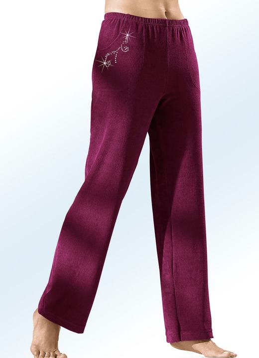 Freizeithosen - Hose mit hübscher Schmucksteinzier Freizeithosen - Hose mit hübscher Schmucksteinzier, in Größe 018 bis 056, in Farbe BROMBEERE