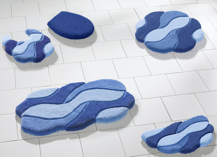 Badgarnituren - Badgarnitur von Grund in pflegeleichter Qualität Ansicht 3 Badgarnituren - Badgarnitur von Grund in pflegeleichter Qualität, in Größe 100 (Vorleger halbrund, 50/ 80 cm) bis 112 (Deckelbezug mit Kordel, 47/ 50 cm), in Farbe FLIEDER Ansicht 3