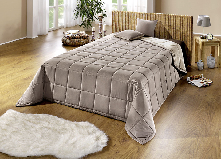 Tagesdecken - Tagesdecke mit Karo-Steppung und Bandeinfassung, in Größe 873 (für Einzelbett, 140x210 cm) bis 924 (2 Kissenbezüge, 50x 50 cm), in Farbe BLAU Ansicht 9