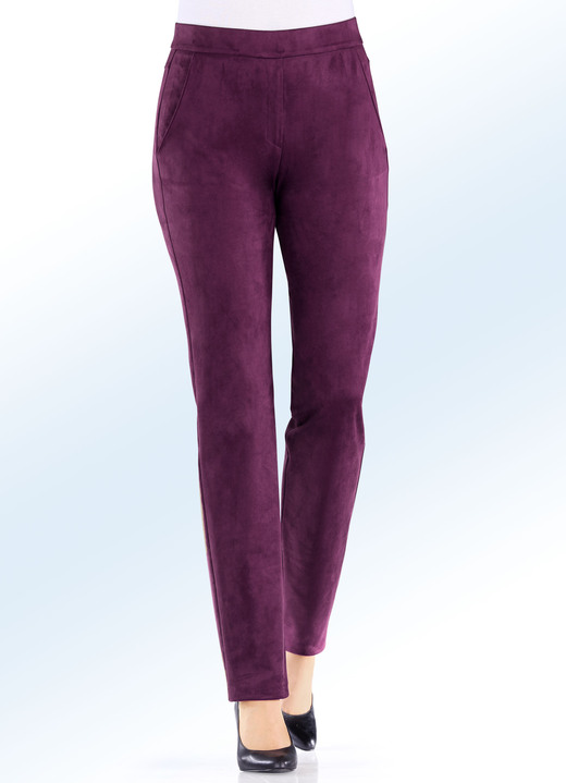 Hosen - Trendige, samtweiche Hose, in Größe 018 bis 092, in Farbe BORDEAUX Ansicht 1