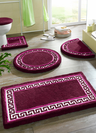 Badgarnitur mit Mäander-Bordüre