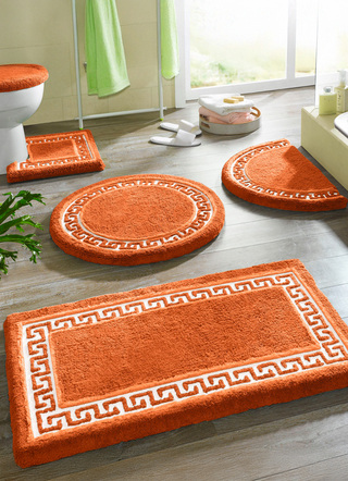 Badgarnituren - Badgarnitur mit Mäander-Bordüre, in Größe 100 (Vorleger halbrund, 50/ 80 cm) bis 112 (Deckelbezug mit Kordel, 47/ 50 cm), in Farbe WEISS – Farbe TERRA – Ansicht 