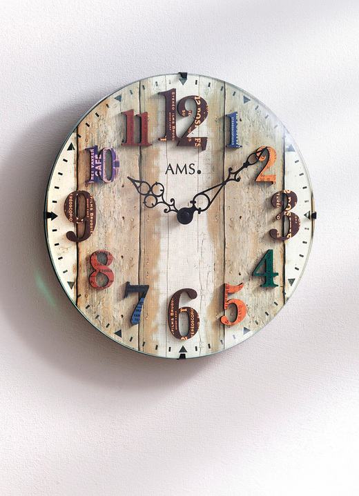 Uhren - AMS Wanduhr mit Zifferblatt in Holzplanken-Optik, in Farbe