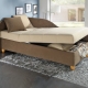 Schlafsofas - Komfort-Studioliege auf massiven Holzfüßen – Farbe BRAUN-BEIGE Schlafsofas - Komfort-Studioliege auf massiven Holzfüßen, in Farbe SCHWARZ-ROT, in Ausführung ohne Kissen