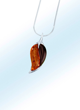 Anhänger mit Schlangenkette und echte cognac- und granatfarbenen Bernsteinen