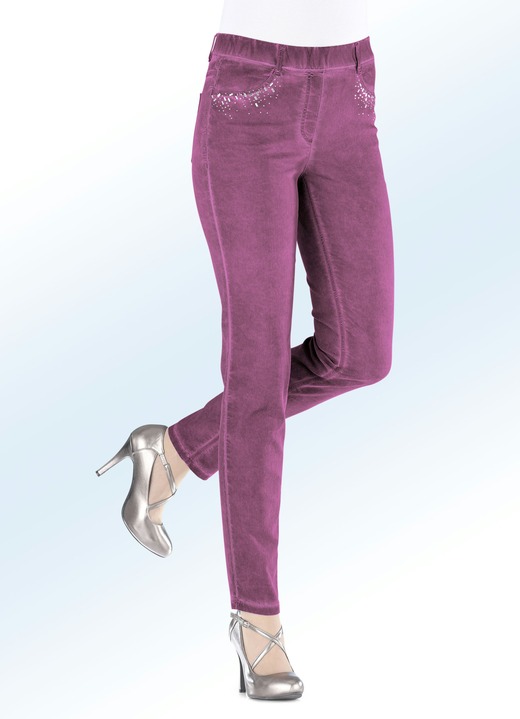 Damenmode - Jegging-Jeans in 8 Farben, in Größe 017 bis 092, in Farbe BEERE Ansicht 1