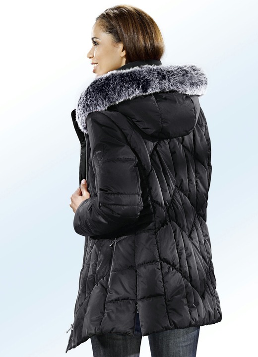 Jacken, Mäntel, Blazer - Funktionsjacke mit abnehmbarem Kunstpelz-Besatz Ansicht 2 Jacken, Mäntel, Blazer - Funktionsjacke mit abnehmbarem Kunstpelz-Besatz, in Größe 036 bis 052, in Farbe KIRSCHROT Ansicht 2