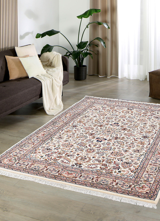Klassisch - Handgeknüpfte Brücken und Teppiche aus 100% Schurwolle, in Größe 101 (Brücke, 40x 60 cm) bis 292 (Teppich, 250x350 cm), in Farbe BEIGE Ansicht 1