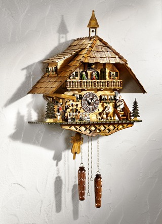In Handarbeit gefertigte Kuckucksuhr aus Holz