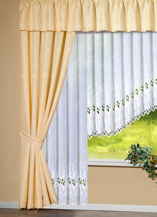 Querbehang mit edlem Glanz.