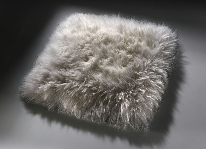 Wohnaccessoires - Merino-Lammfell-Sitzauflage in Tierform Ansicht 9 Wohnaccessoires - Merino-Lammfell-Sitzauflage in Tierform, in Farbe NATURWEISS Ansicht 9