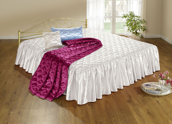 Tagesdecken - Edel glänzende Tagesdecke und Kissenbezüge mit Steppung in Muscheloptik, in Größe 873 (für Einzelbett, 1 Volant, 140x200 cm) bis 916 (für franz. Bett, 3 Volants, 280x250 cm), in Farbe BLAU Ansicht 7