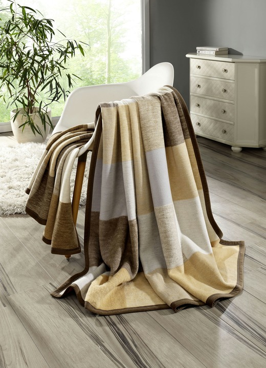 Heimtextilien - Kuschelweiche Schlafdecke von Bocasa, in Farbe BEIGE Ansicht 1