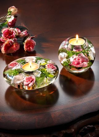 - Teelichthalter aus mundgeblasenem Glas, in Farbe GRÜN-ROSA, in Ausführung Teelichthalter Kugel