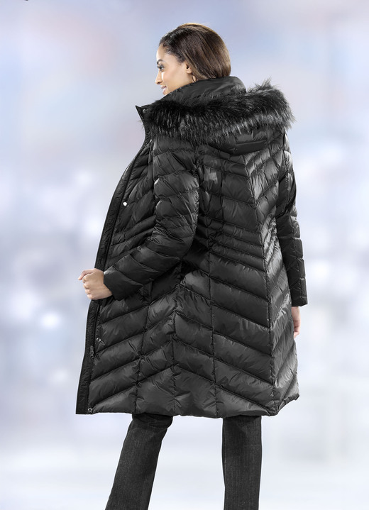 Jacken, Mäntel, Blazer - Daunenmantel mit 2-Wege-Reißverschluss, in Größe 034 bis 052, in Farbe RUBINROT Ansicht 4