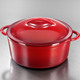 Töpfe, Pfannen & Bräter - Gusseisen-Schmortopf und -Bräter – Farbe ROT Töpfe, Pfannen & Bräter - Gusseisen-Schmortopf und -Bräter, in Farbe ROT, in Ausführung Bräter rund