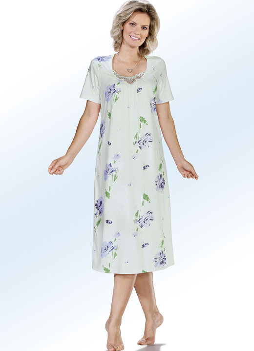 Nachthemden - Zweierpack Nachthemden mit kurzen Ärmeln und Spitze, in Größe 038 bis 060, in Farbe 1X ROSA-BUNT, 1X LINDGRÜN-BUNT Ansicht 2