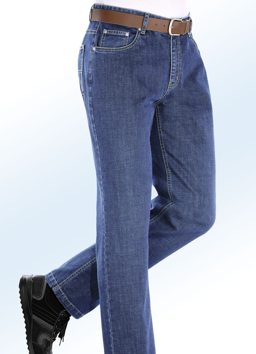 Herrenmode - Jeans in 3 Farben, in Größe 024 bis 110, in Farbe JEANSBLAU Ansicht 1