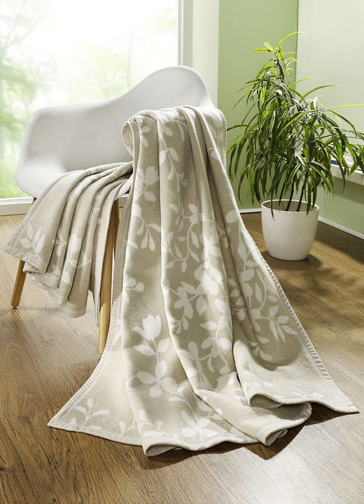 - Schlafdecke Ranke von Borbo mit Veloursbandeinfassung, in Farbe CREME Ansicht 2