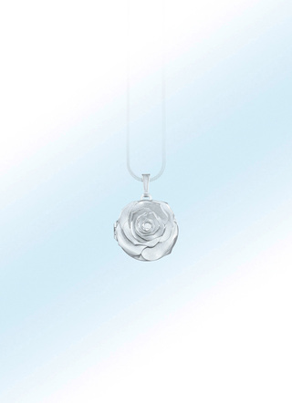 Medaillon im Rosen-Design