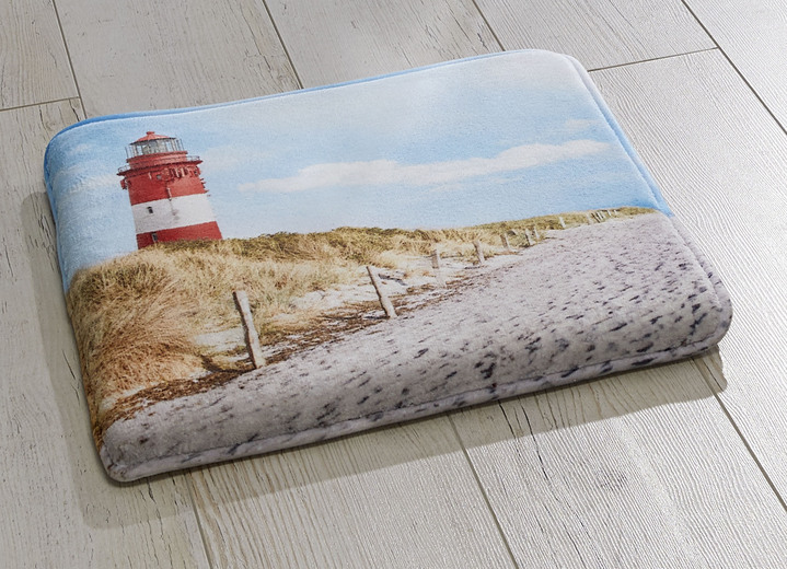 - Maritime Badgarnitur mit rutschhemmender Rückseite, in Größe 100 (Vorleger halbrund, 50/ 80 cm) bis 112 (Motiv-WC-Deckelbezug, 47/ 50 cm), in Farbe BLAU Ansicht 2