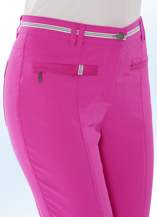 Hosen - 7/8-lange Hose mit kontrastfarbenem Zierband, in Größe 017 bis 052, in Farbe JADEGRÜN Ansicht 5