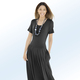 Freizeitkleider - Kleid in Schlupfform – Farbe SCHWARZ Freizeitkleider - Kleid in Schlupfform, in Größe 036 bis 052, in Farbe SCHWARZ