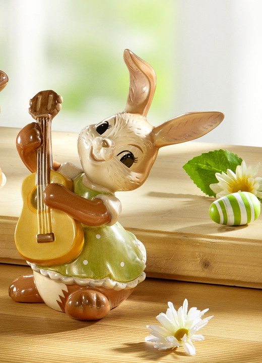 - Musizierende Hasen aus Feinsteingut, in Farbe BUNT, in Ausführung Hase mit Gitarre Ansicht 1