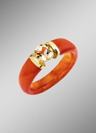 Damenring mit Ringschiene aus echt roter Jade