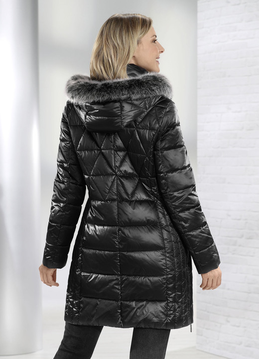 Jacken, Mäntel, Blazer - Kurzmantel mit Längssteppung seitlich, in Größe 036 bis 054, in Farbe AUBERGINE Ansicht 10