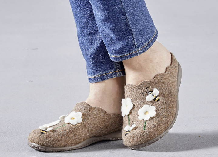 - Laurina Filz-Pantoffel mit süßer Applikation und Stickerei, in Größe 036 bis 042, in Farbe NATURBRAUN Ansicht 3