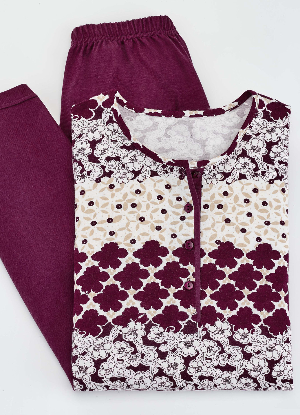 Schlafanzüge & Shortys - Schlafanzug mit 7/8-langer Hose und Bordürendruck, in Größe 036 bis 054, in Farbe bordeaux-sand Ansicht 2