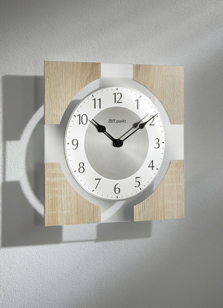Wanduhr aus massivem Holz