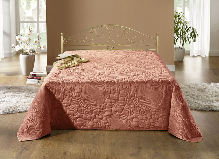 Tagesdecken - Hervorragend verarbeitete Tagesdecke und passende Kissenbezüge, in Größe 873 (für Einzelbett, 140x210 cm) bis 924 (Kissenbezug, 40x 80 cm), in Farbe ALTROSA Ansicht 1
