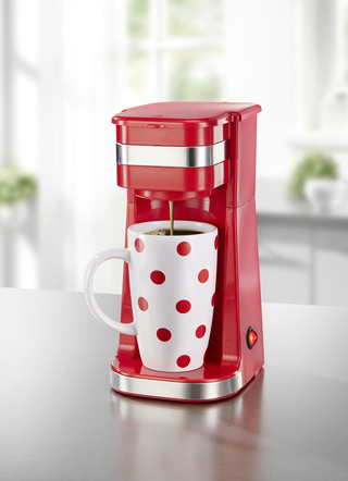 Single-Kaffeemaschine mit Keramik- und Thermobecher