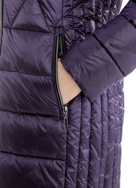 Jacken, Mäntel, Blazer - Kurzmantel mit Längssteppung seitlich, in Größe 036 bis 054, in Farbe AUBERGINE Ansicht 5