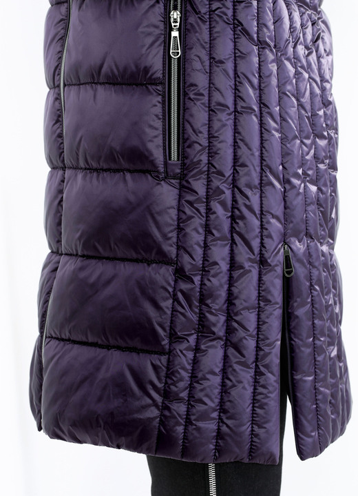 Jacken, Mäntel, Blazer - Kurzmantel mit Längssteppung seitlich, in Größe 036 bis 054, in Farbe AUBERGINE Ansicht 6