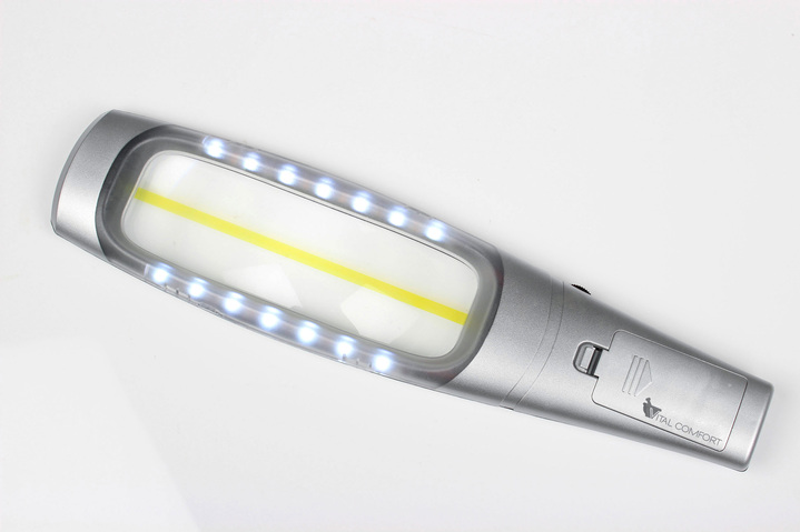 Lesehilfen - Handliche und praktische LED-Lupe Ansicht 2 Lesehilfen - Handliche und praktische LED-Lupe, in Farbe  Ansicht 2