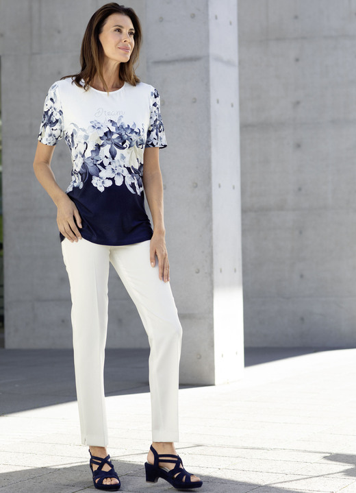 Shirts - Stilvolles Shirt mit Strass-Schriftzug, in Größe 038 bis 054, in Farbe ECRU-MARINE Ansicht 2